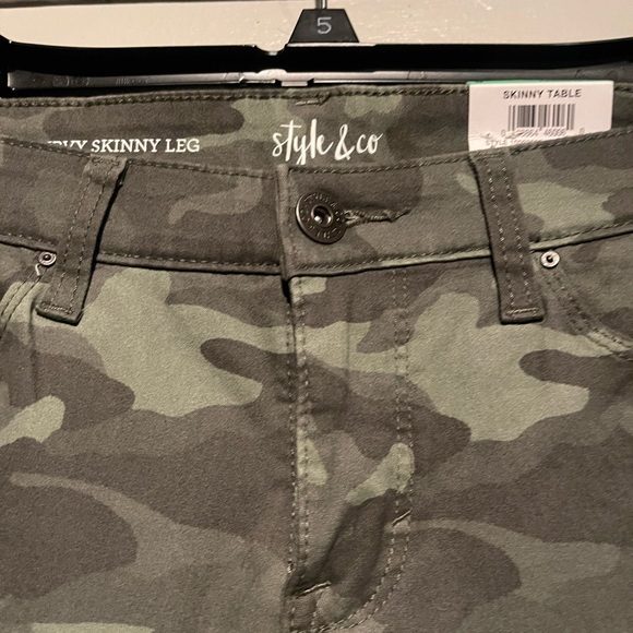 Style & Co Camouflage Skinny/Curvy Leg Jeans size 8 NWT - Picture 12 of 13